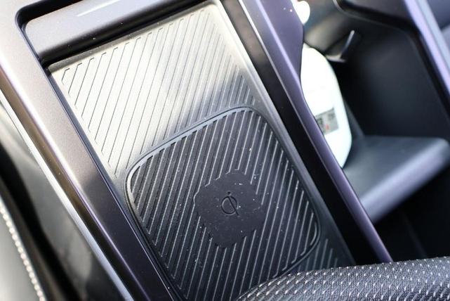 Photo of 2025 Black Kia EV6