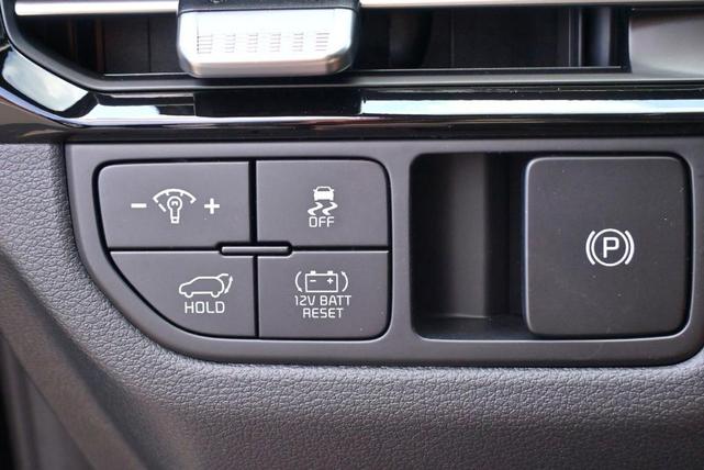 Photo of 2026 Black Kia Sportage Hybrid