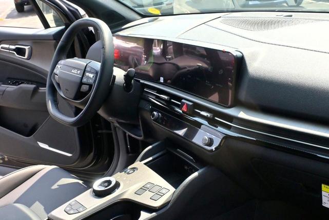 Photo of 2026 Black Kia Sportage Hybrid