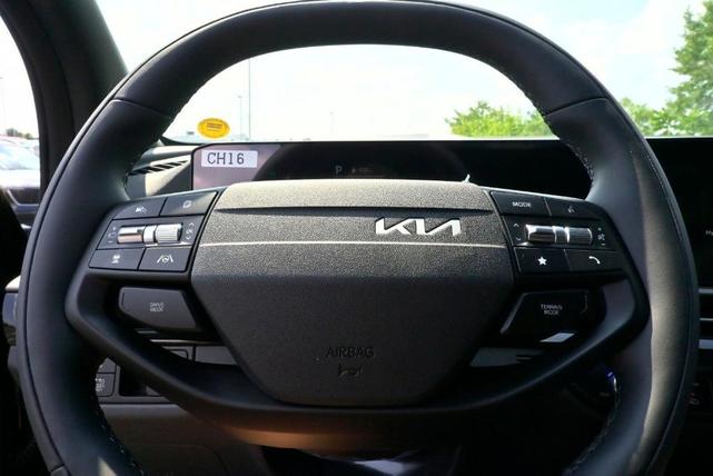 Photo of 2026 Black Kia Sportage Hybrid