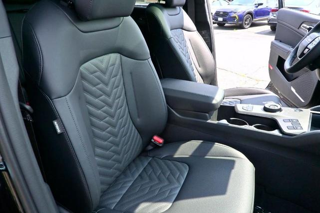 Photo of 2026 Black Kia Sportage Hybrid