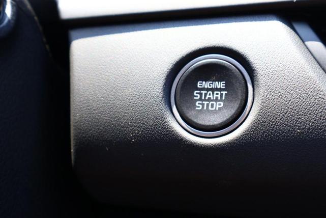 Photo of 2025 White Kia Seltos
