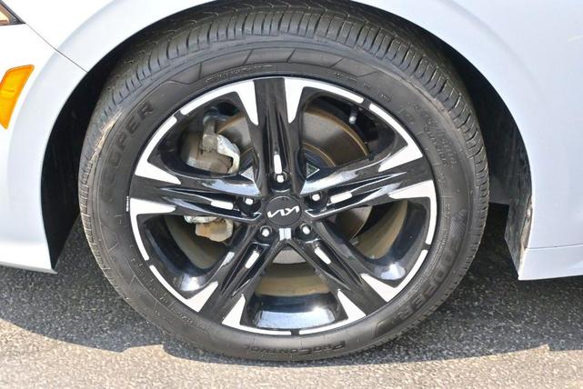Photo of 2024 Wolf Gray Kia K5