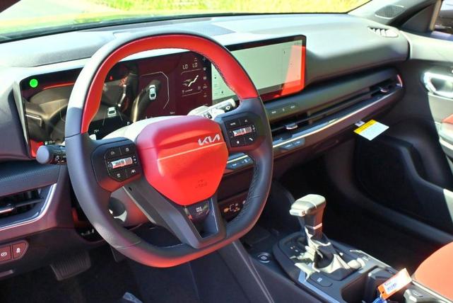 Photo of 2025 Aurora Black Pearl Kia K4