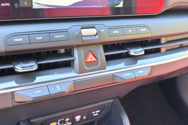 Photo of 2025 Aurora Black Pearl Kia K4