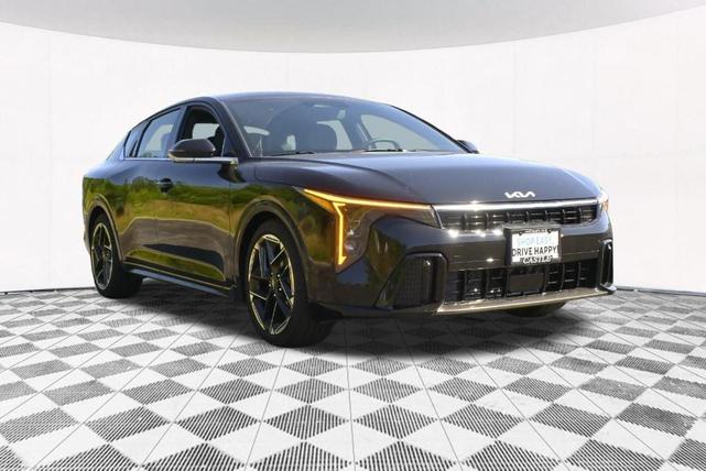Photo of 2025 Aurora Black Pearl Kia K4