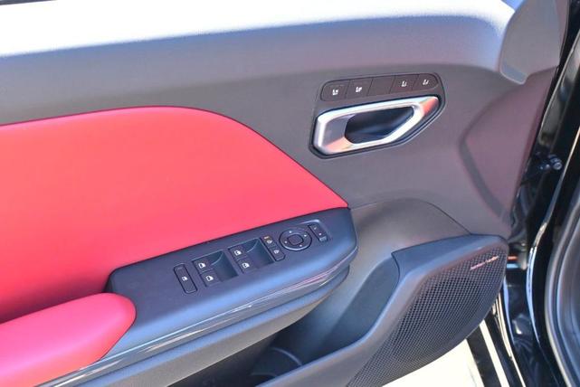 Photo of 2025 Aurora Black Pearl Kia K4