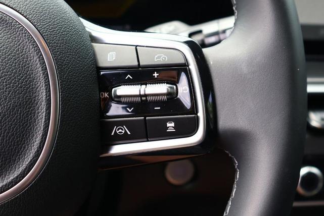 Photo of 2025 Everlasting Silver Kia Sorento