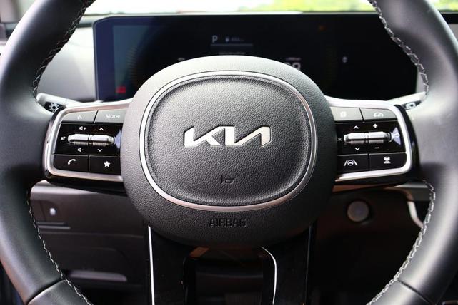 Photo of 2025 Everlasting Silver Kia Sorento
