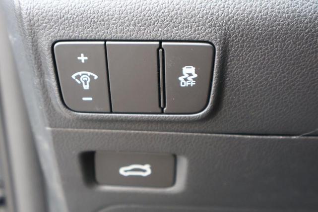Photo of 2025 Aurora Black Pearl Kia K5