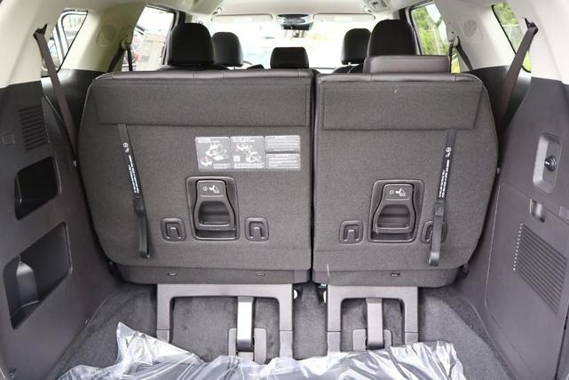 Photo of 2026 Snow White Pearl Kia Carnival