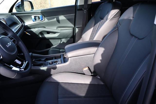 Photo of 2025 Black Kia Sorento