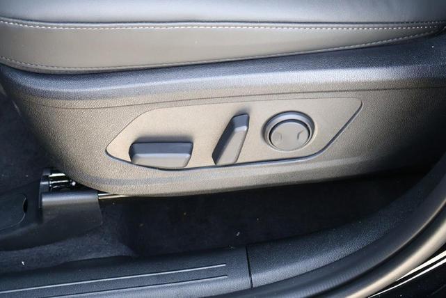 Photo of 2025 Black Kia Sorento