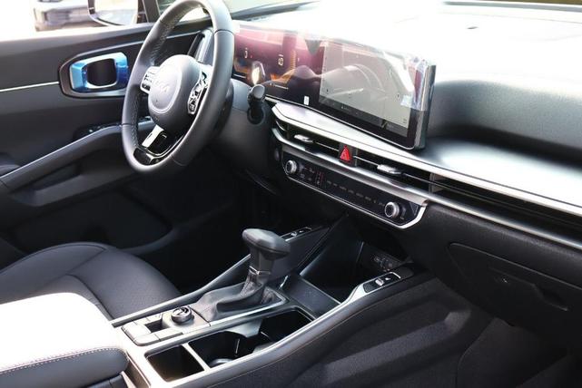 Photo of 2025 Black Kia Sorento