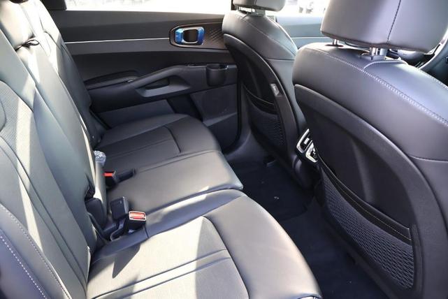 Photo of 2025 Black Kia Sorento