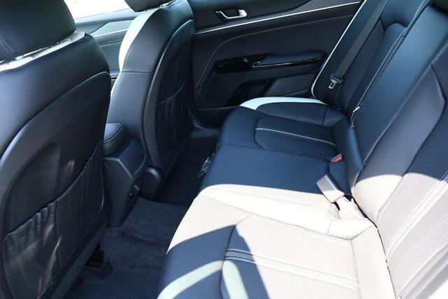 Photo of 2025 Gray Kia K5