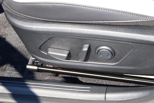 Photo of 2025 Gray Kia K5