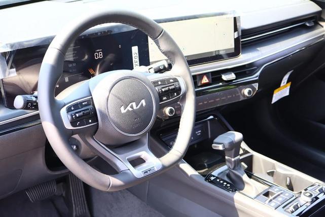 Photo of 2025 Gray Kia K5