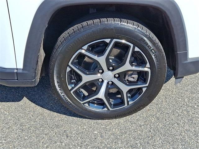 Photo of 2024 Bright White Clearcoat Jeep Compass