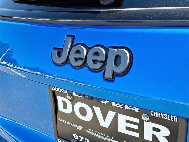 Photo of 2024 Hydro Blue Pearlcoat Jeep Compass