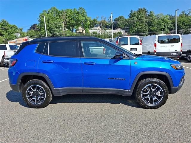 Photo of 2024 Hydro Blue Pearlcoat Jeep Compass