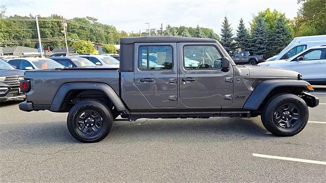 Photo of 2025 Granite Crystal Clearcoat Metallic Jeep Gladiator