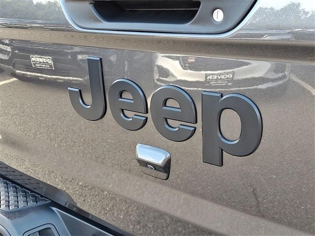Photo of 2025 Granite Crystal Clearcoat Metallic Jeep Gladiator