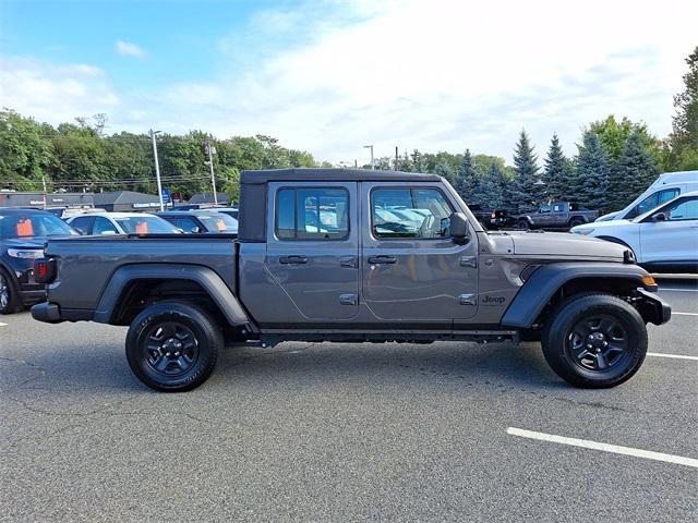 Photo of 2025 Granite Crystal Clearcoat Metallic Jeep Gladiator