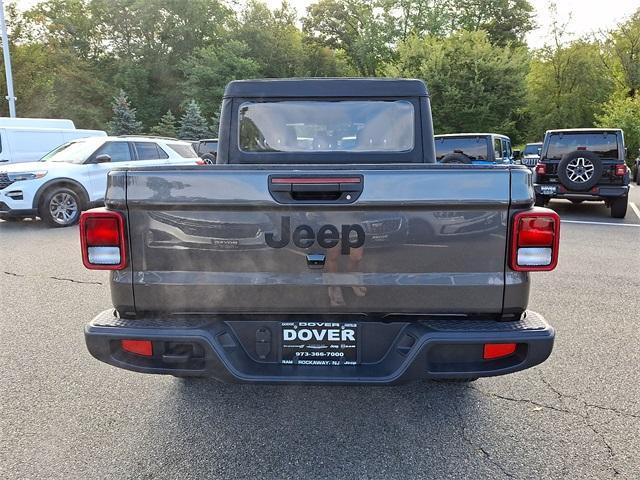 Photo of 2025 Granite Crystal Clearcoat Metallic Jeep Gladiator