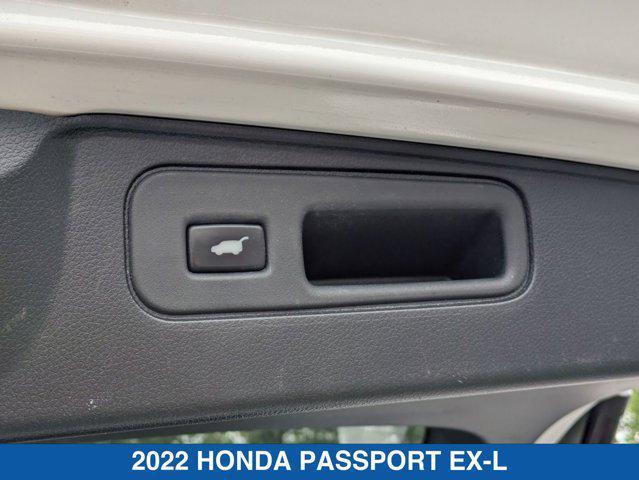 Photo of 2022 Platinum White Pearl Honda Passport