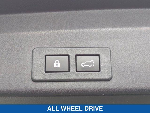 Photo of 2023 Crystal White Pearl Subaru Ascent
