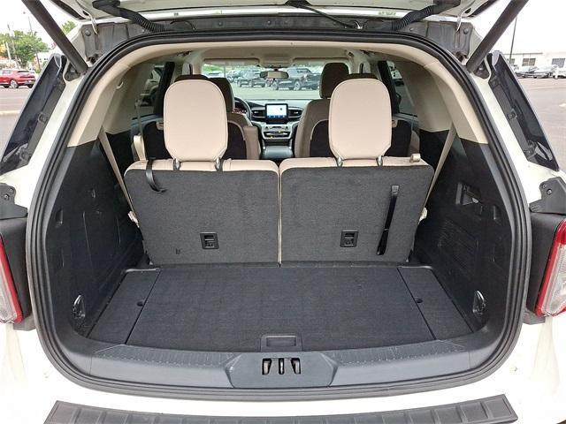 Photo of 2023 Star White Ford Explorer