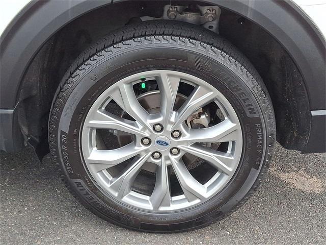 Photo of 2023 Star White Ford Explorer