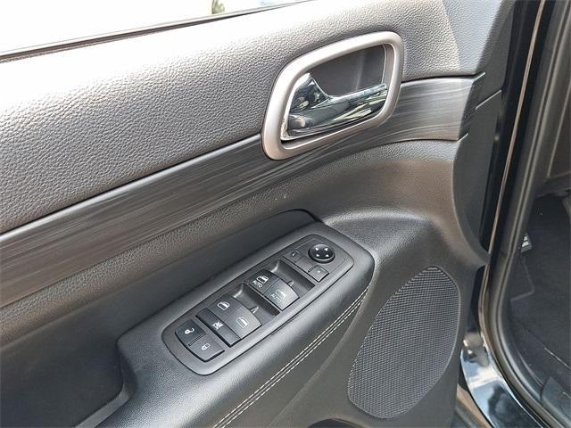 Photo of 2021 Diamond Black Jeep Grand Cherokee