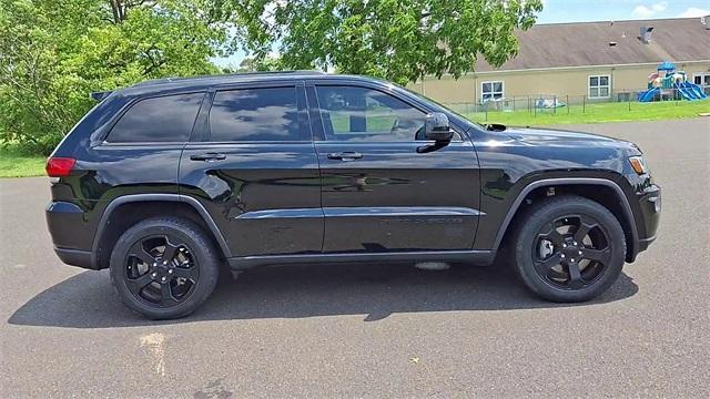 Photo of 2021 Diamond Black Jeep Grand Cherokee