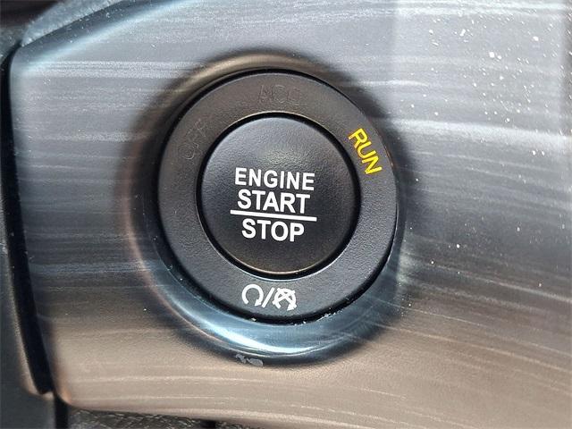 Photo of 2021 Diamond Black Jeep Grand Cherokee