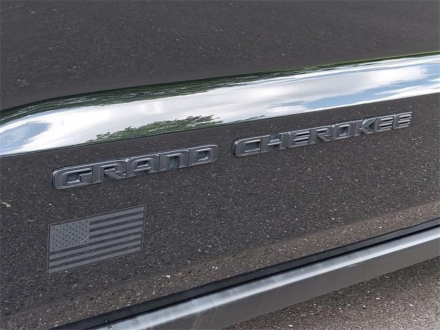 Photo of 2021 Diamond Black Jeep Grand Cherokee