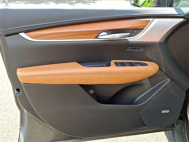 Photo of 2020 Dark Mocha Metallic Cadillac XT5