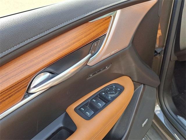 Photo of 2020 Dark Mocha Metallic Cadillac XT5