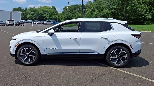 Photo of 2025 Summit White Chevrolet Equinox EV