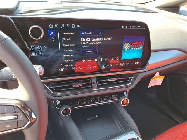 Photo of 2025 Iridescent Pearl Tricoat Chevrolet Equinox EV
