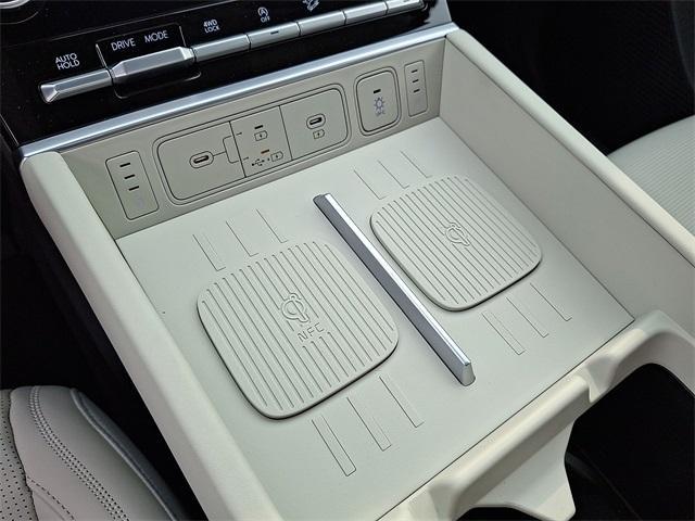 Photo of 2024 Gray Hyundai SANTA FE