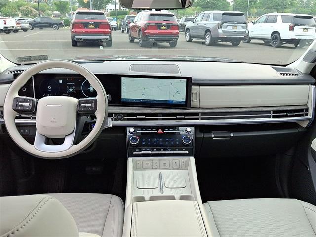 Photo of 2024 Gray Hyundai SANTA FE