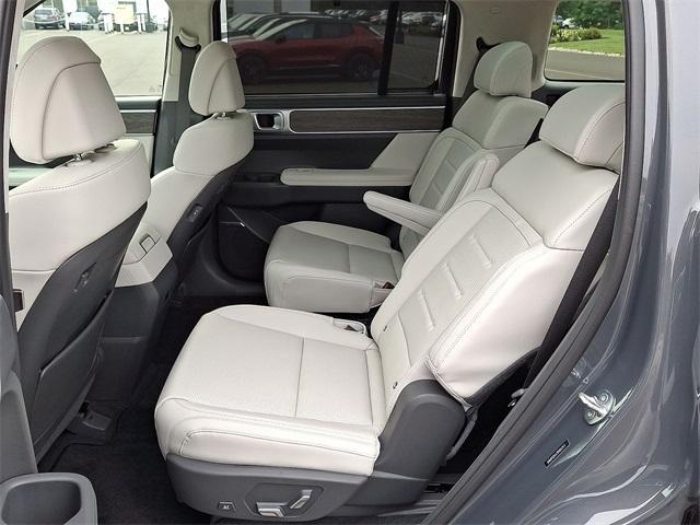 Photo of 2024 Gray Hyundai SANTA FE