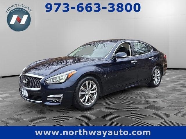 2017 Infiniti Q70