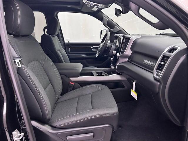 Photo of 2026 Diamond Black Crystal Pearlcoat RAM 1500