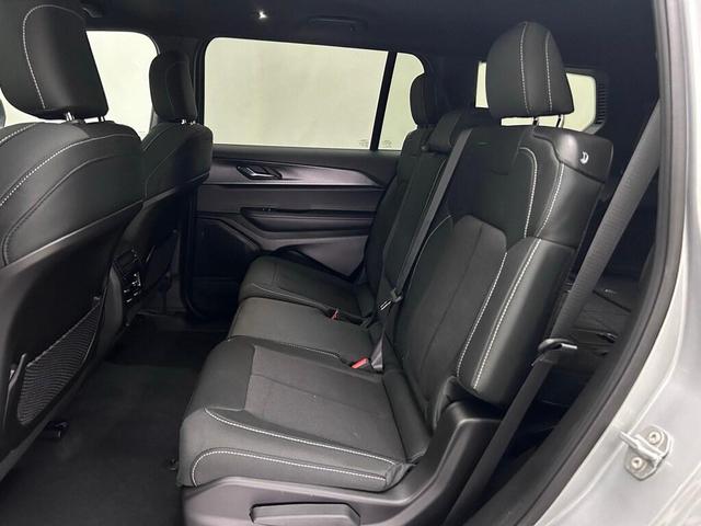 Photo of 2025 Silver Zynith Jeep Grand Cherokee L