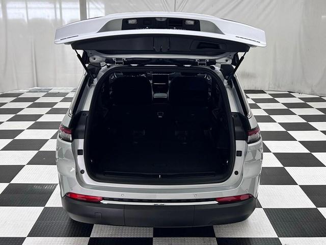 Photo of 2025 Silver Zynith Jeep Grand Cherokee L