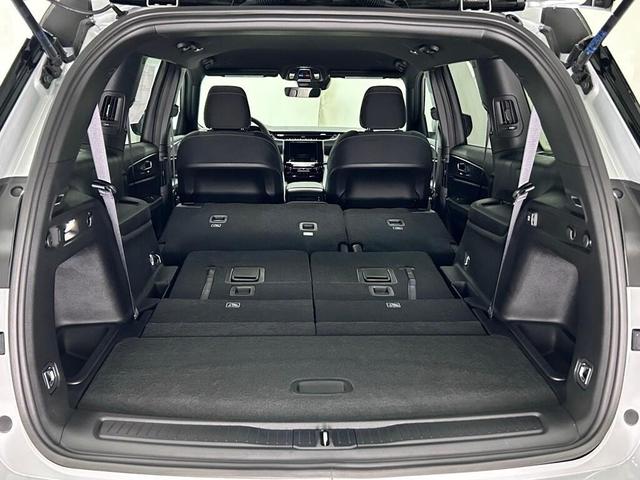 Photo of 2025 Silver Zynith Jeep Grand Cherokee L