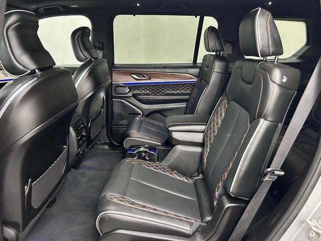 Photo of 2023 Silver Zynith Jeep Grand Cherokee L